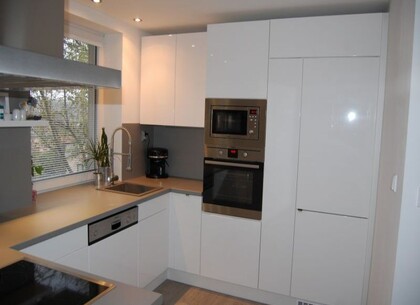 Kuchyně bílý lesk