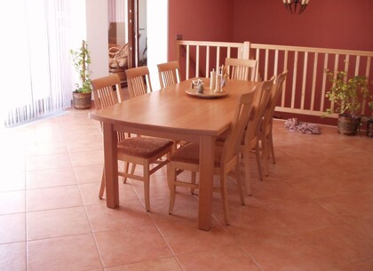 Jídelní stůl na míru