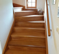 Masivní dřevěné schody