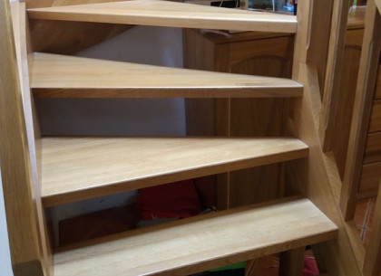 Samonosné dřevěné schodiště