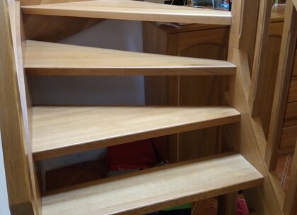 Samonosné dřevěné schodiště